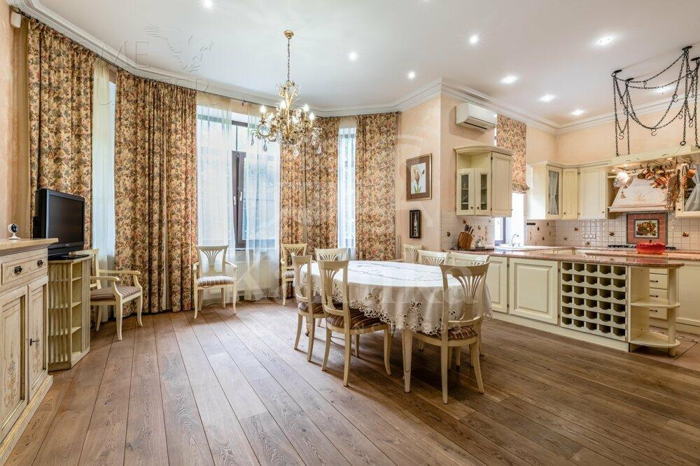 2-этажный коттедж 615 м² с отделкой