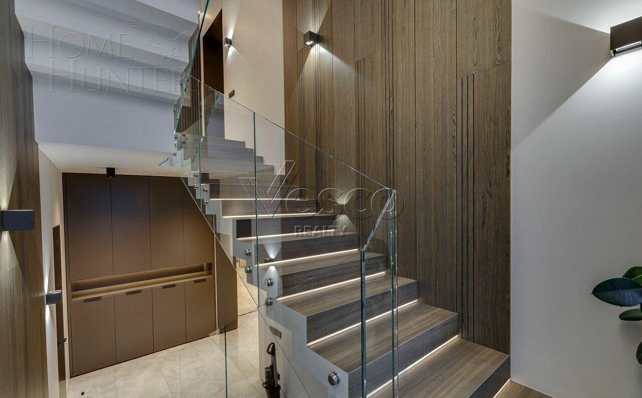 2-этажный коттедж 540 м² с отделкой