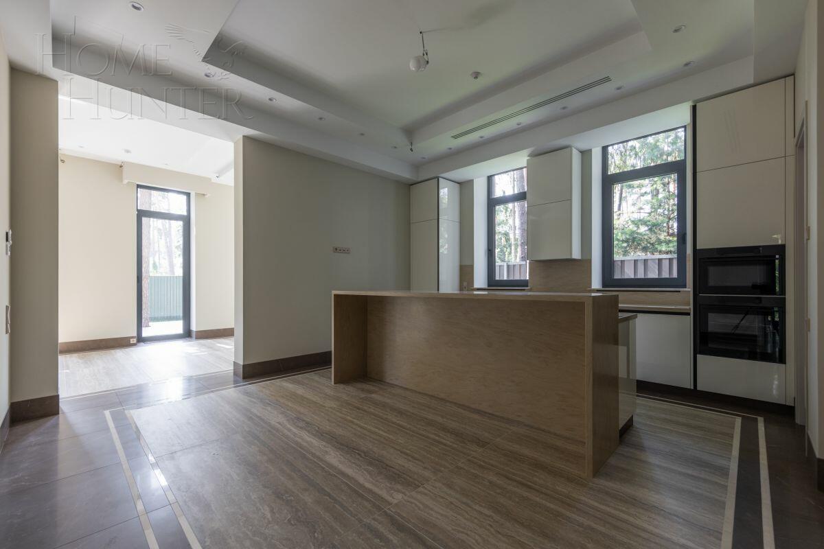 3-этажный коттедж 420 м² с отделкой