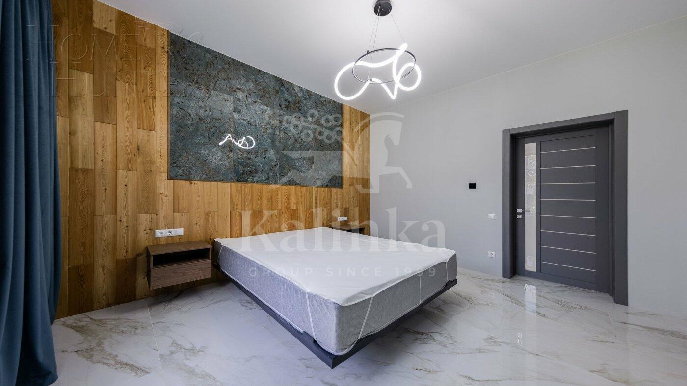 2-этажный коттедж 250 м² с отделкой