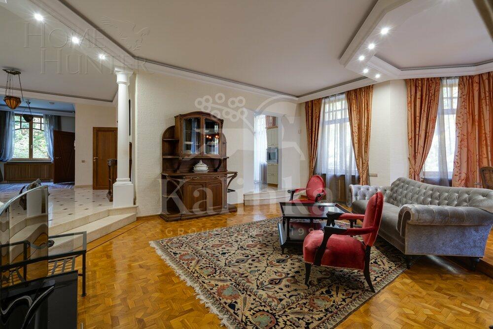 2-этажный коттедж 350 м² с отделкой