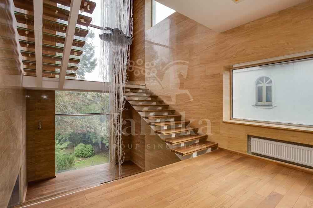 3-этажный коттедж 979 м² с отделкой