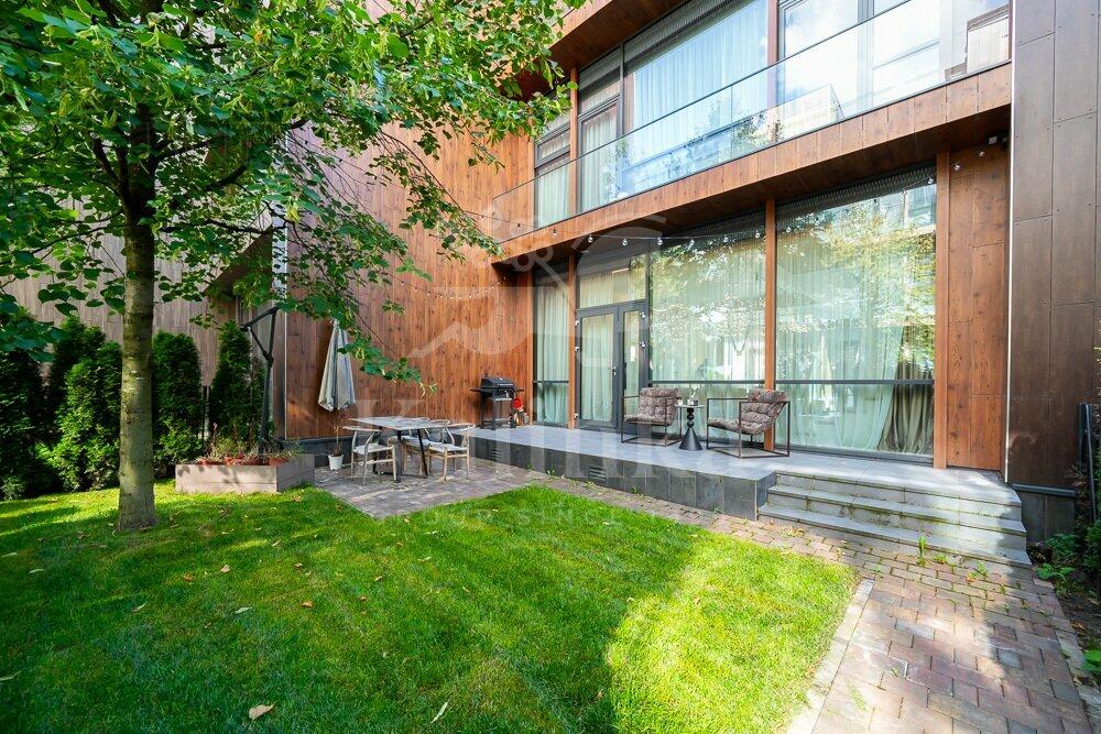 3-этажный таунхаус 238 м² с отделкой