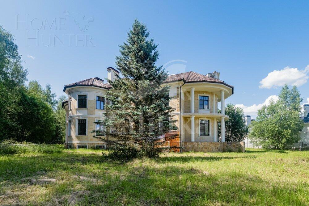 2-этажный коттедж 1 300 м² без отделки