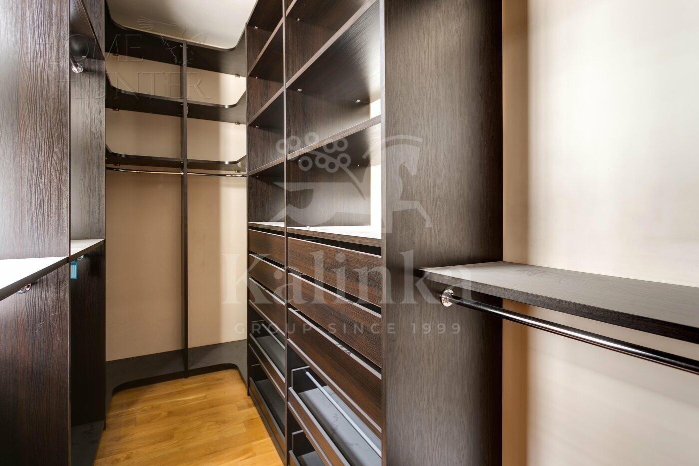 2-этажный коттедж 672 м² с отделкой