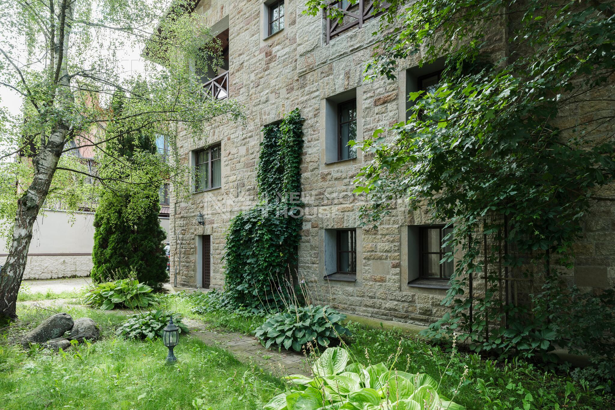 2-этажный коттедж 720 м² с отделкой