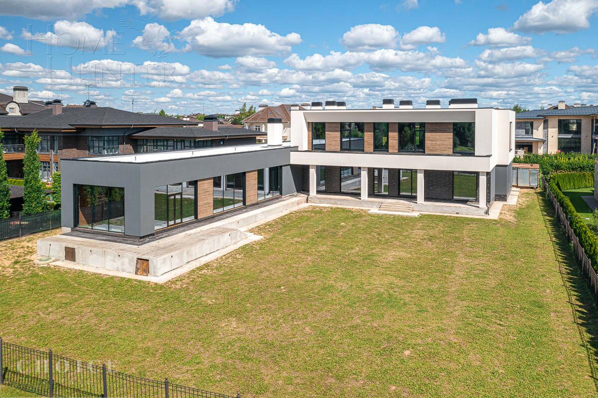 2-этажный коттедж 1 200 м² без отделки