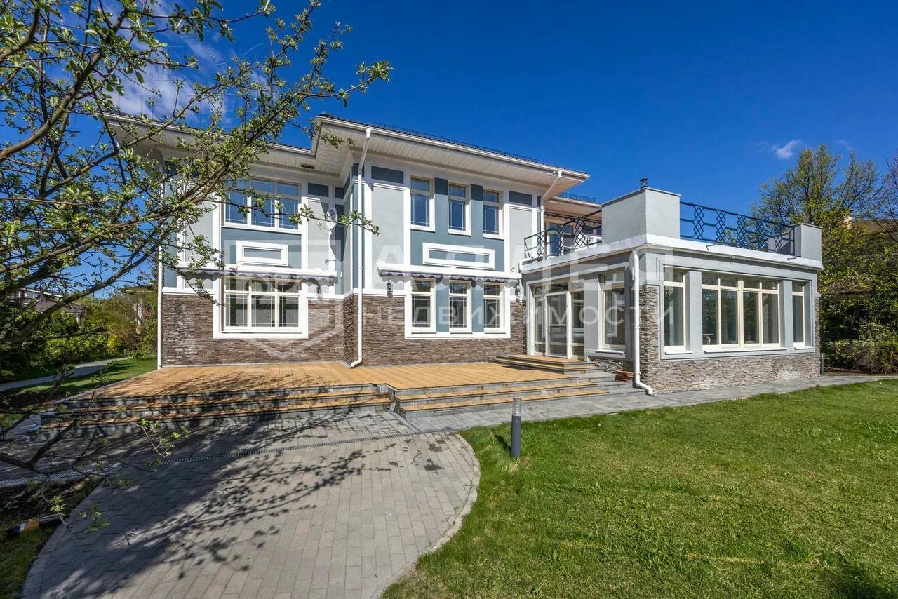 2-этажный коттедж 428 м² с отделкой