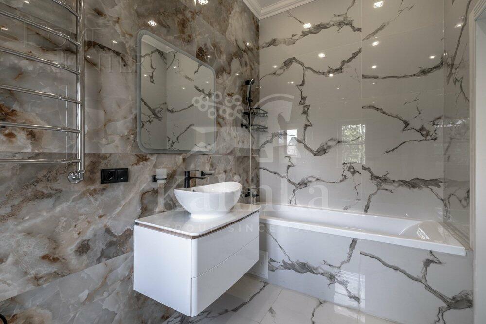 2-этажный коттедж 250 м² с отделкой