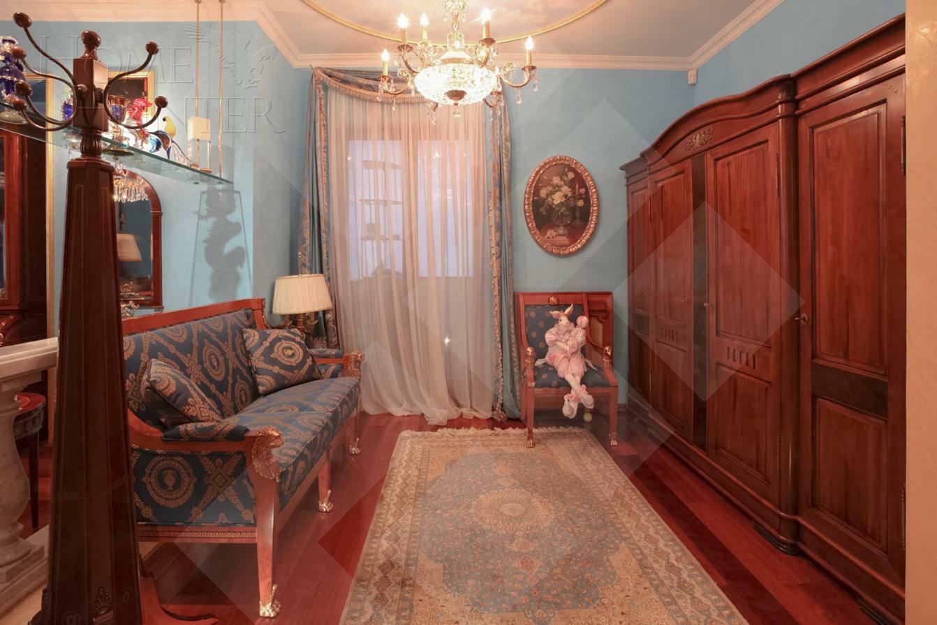 4-КОМН. КВАРТИРА С ОТДЕЛКОЙ 180 М² НА 3 ЭТАЖЕ