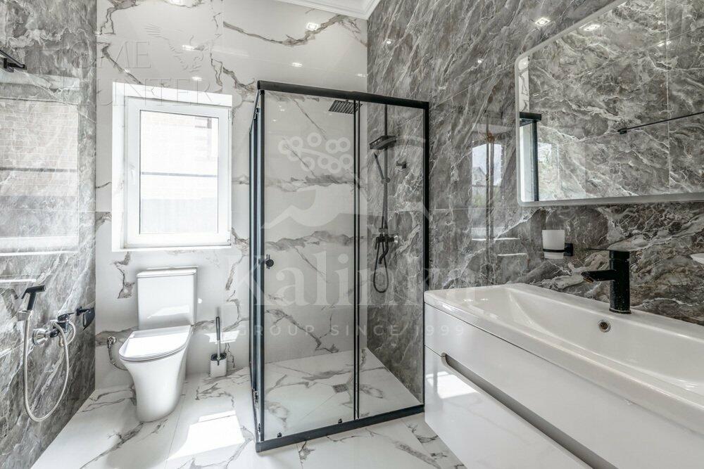 2-этажный коттедж 250 м² с отделкой