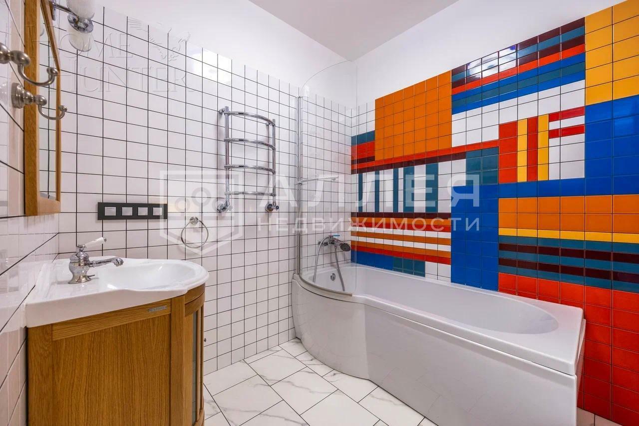 2-этажный коттедж 428 м² с отделкой