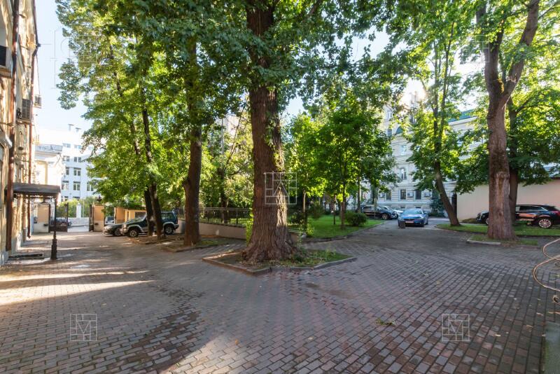 4-КОМН. КВАРТИРА С ОТДЕЛКОЙ 156 М² НА 2 ЭТАЖЕ