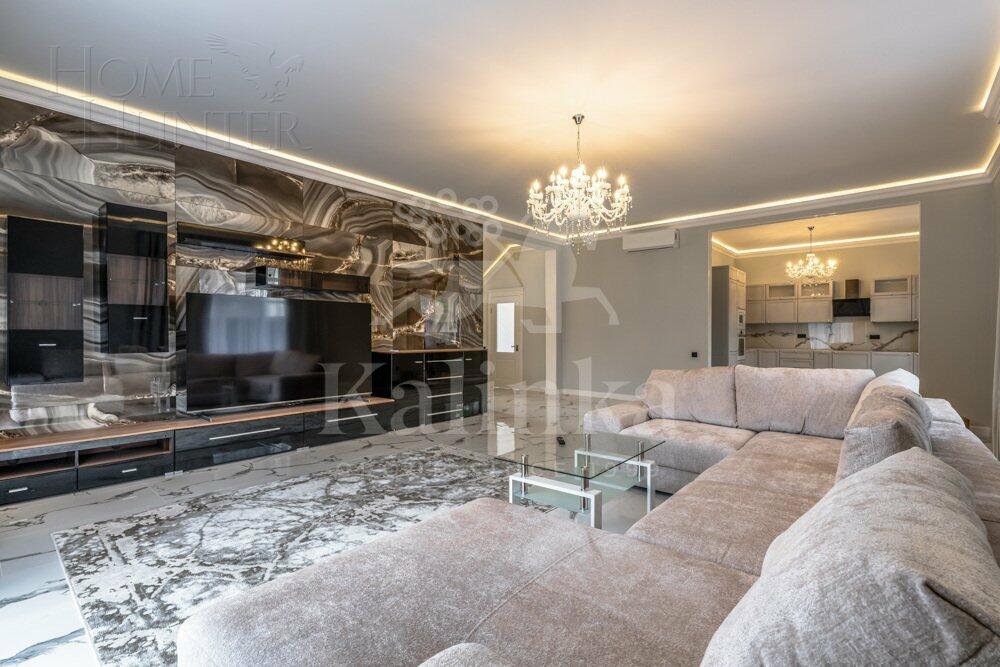 2-этажный коттедж 250 м² с отделкой