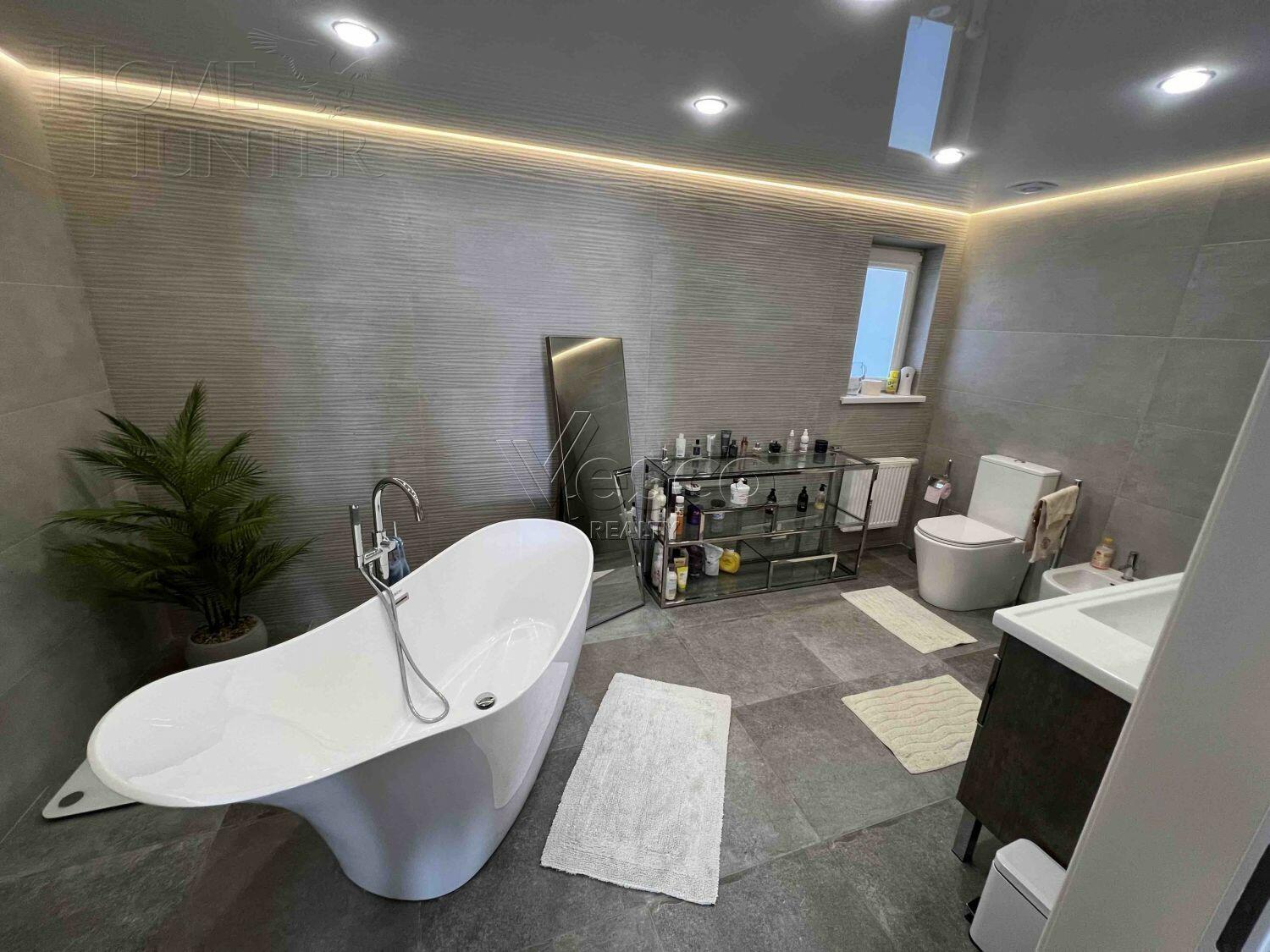 2-этажный коттедж 280 м² с отделкой