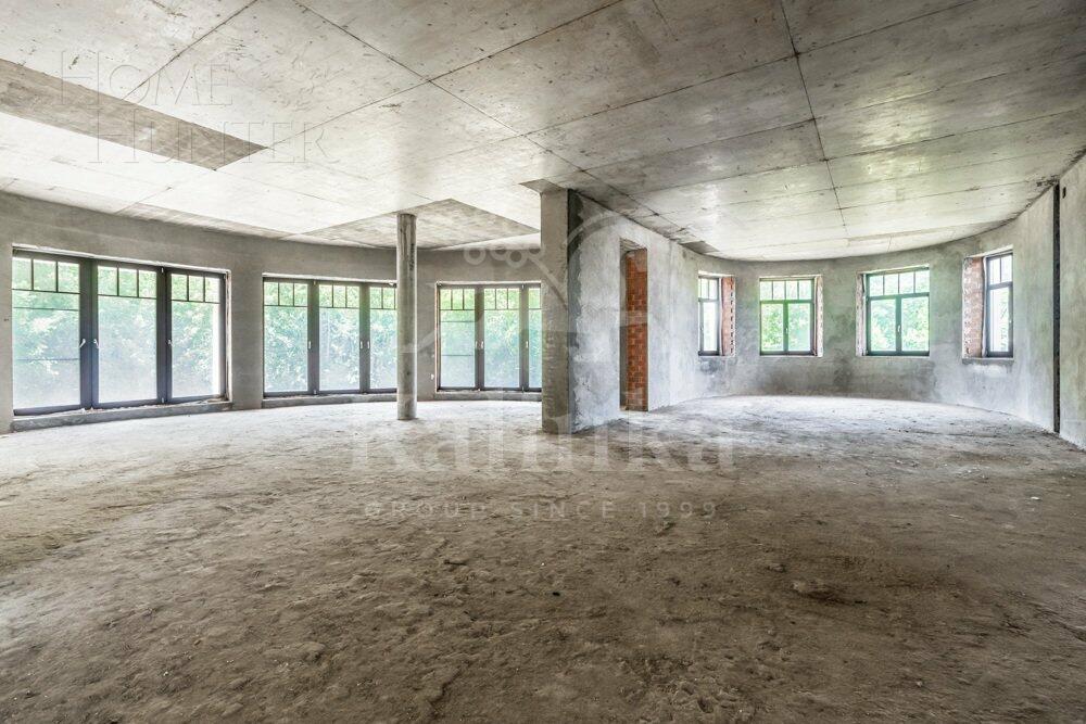 2-этажный коттедж 1 300 м² без отделки