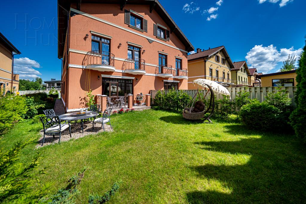 2-этажный таунхаус 252 м² с отделкой