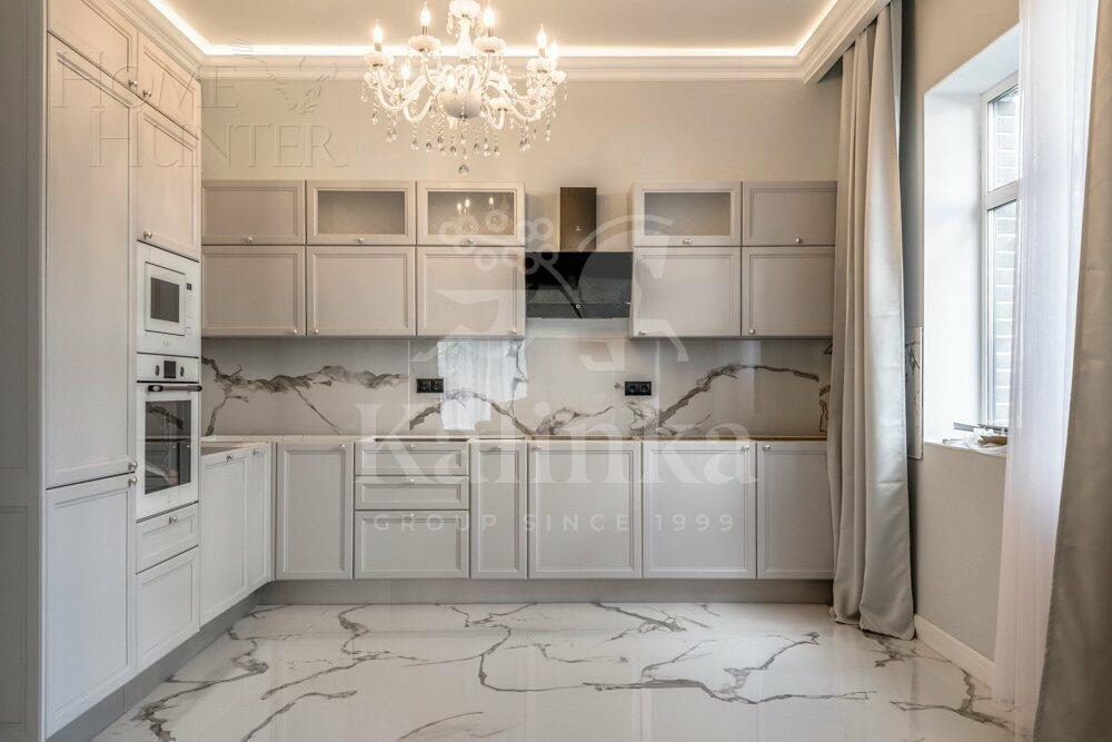 2-этажный коттедж 250 м² с отделкой