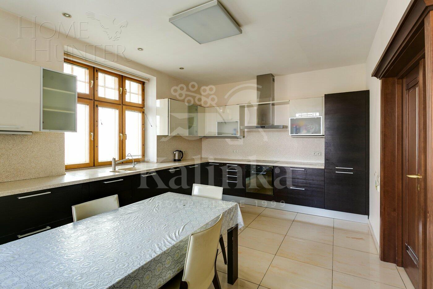 2-этажный коттедж 672 м² с отделкой