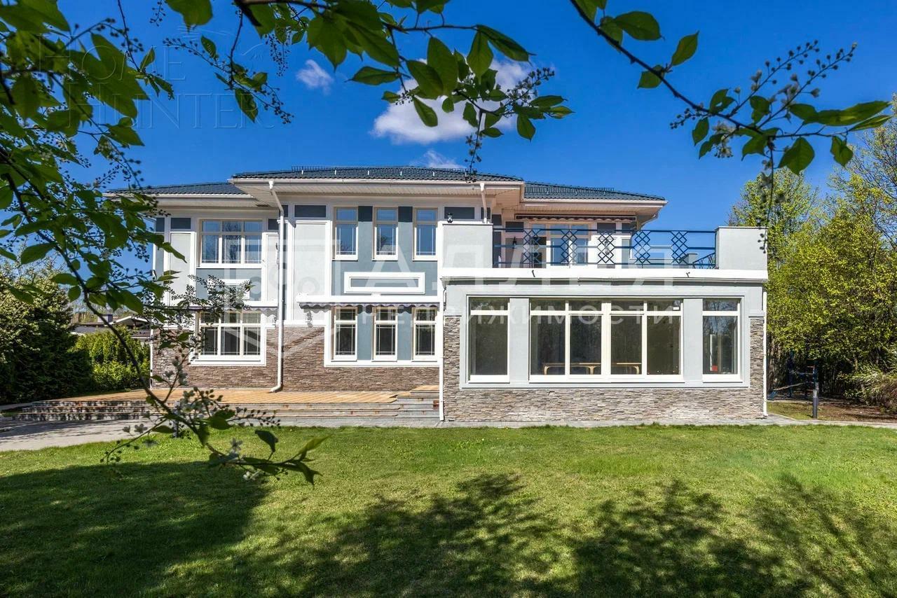 2-этажный коттедж 428 м² с отделкой