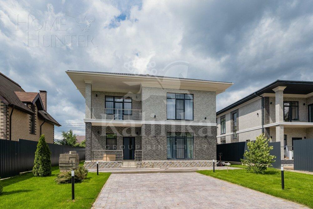 2-этажный коттедж 250 м² с отделкой