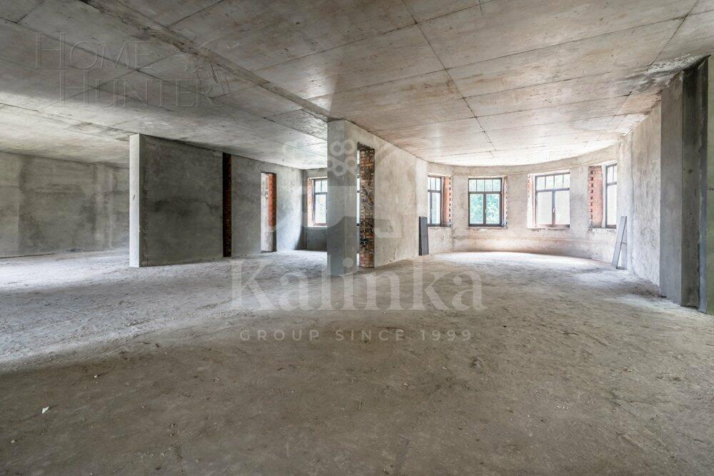 2-этажный коттедж 1 300 м² без отделки