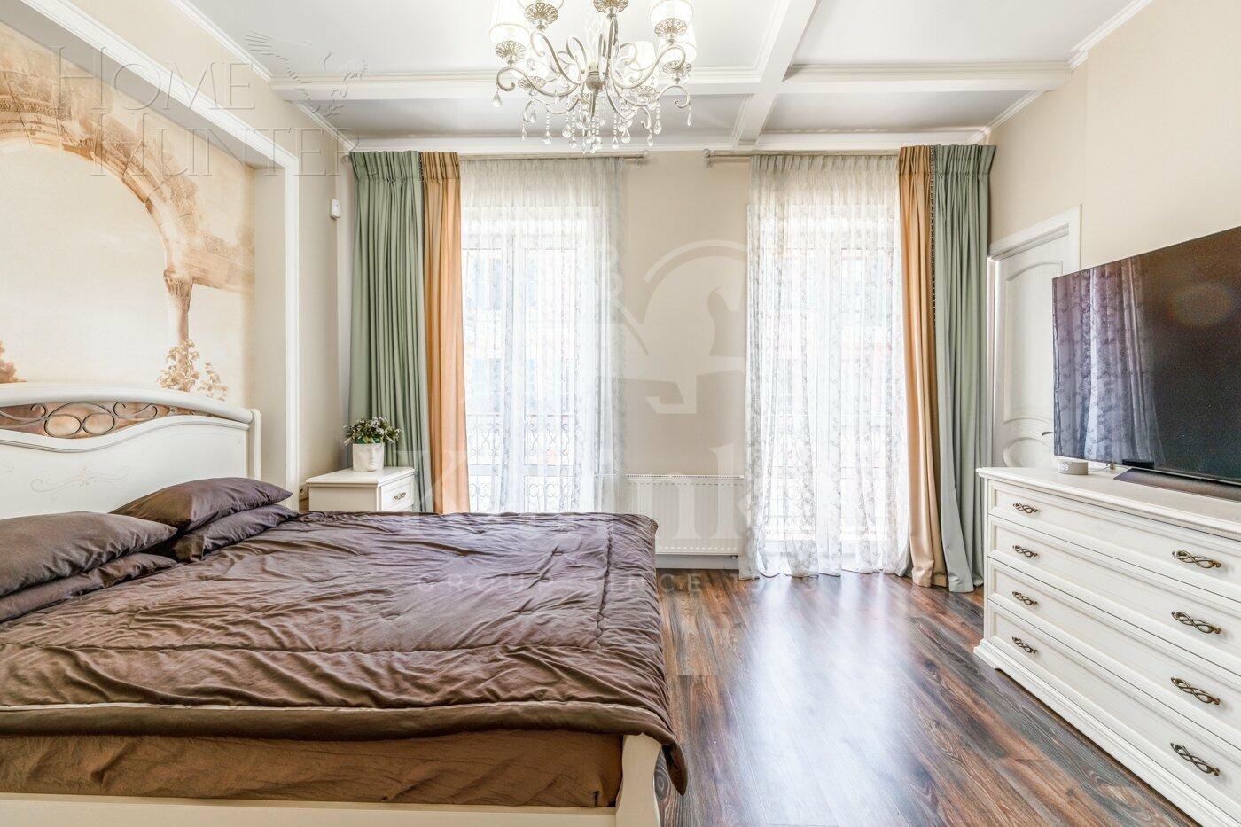 3-этажный таунхаус 230 м² с отделкой