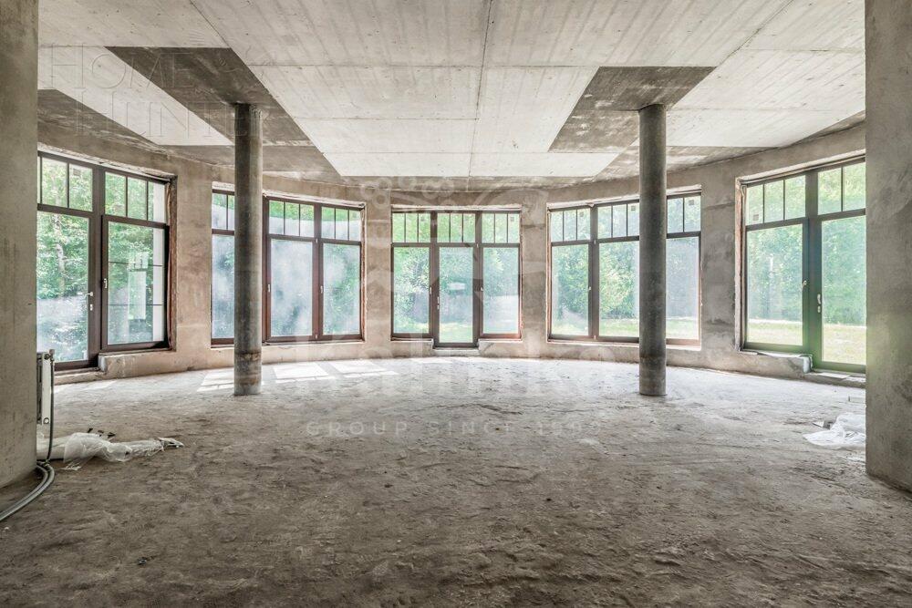 2-этажный коттедж 1 300 м² без отделки