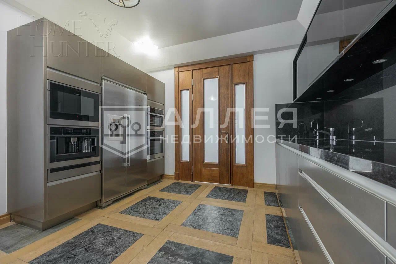 2-этажный коттедж 428 м² с отделкой