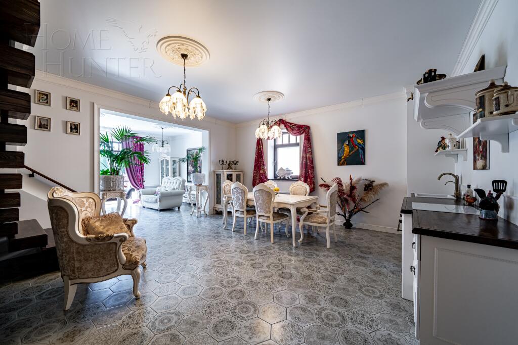 2-этажный таунхаус 252 м² с отделкой