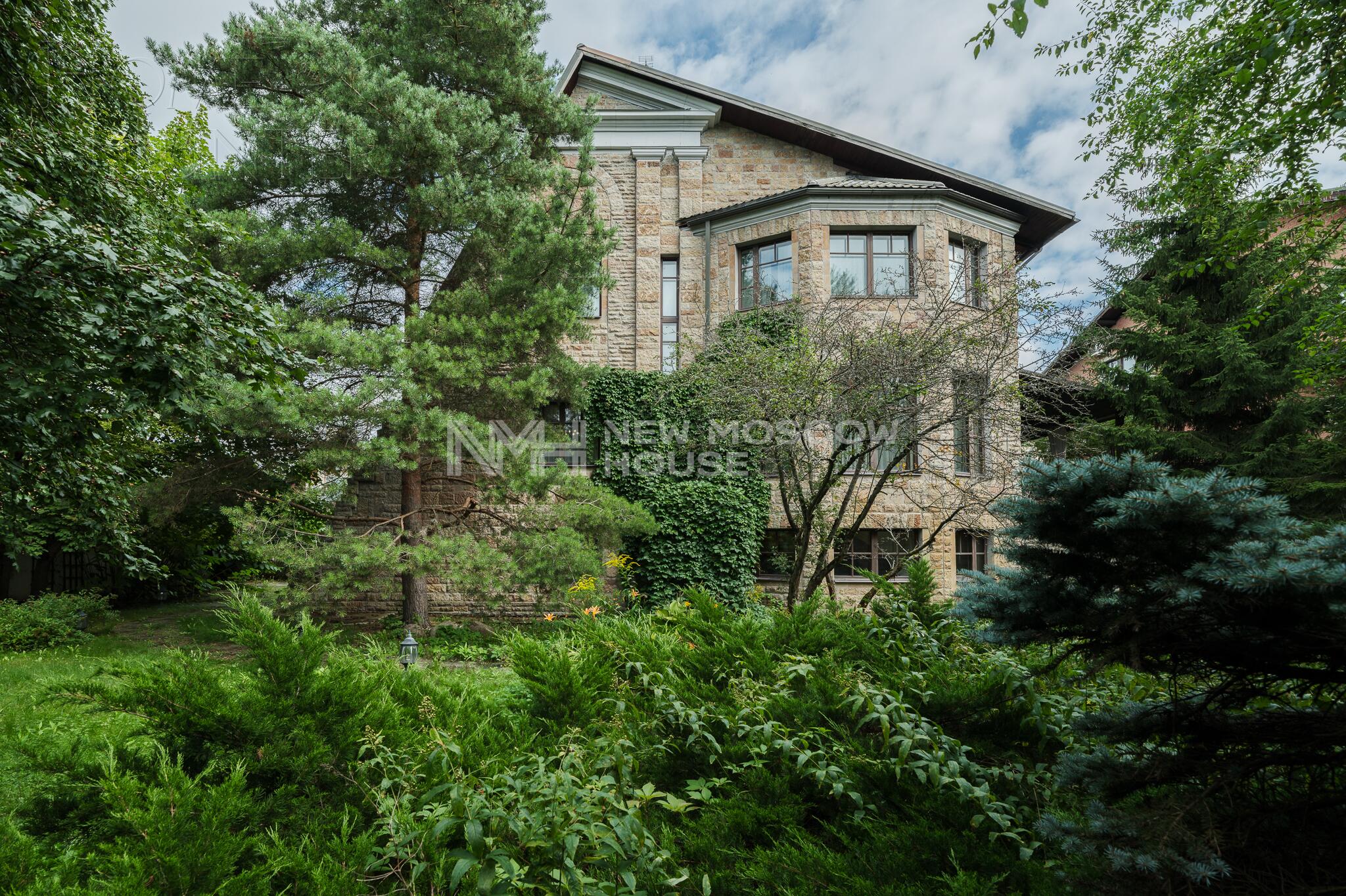 2-этажный коттедж 720 м² с отделкой