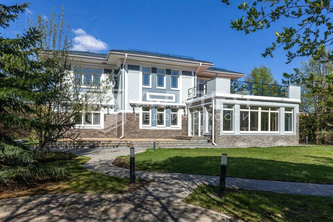 2-этажный коттедж 428 м² с отделкой