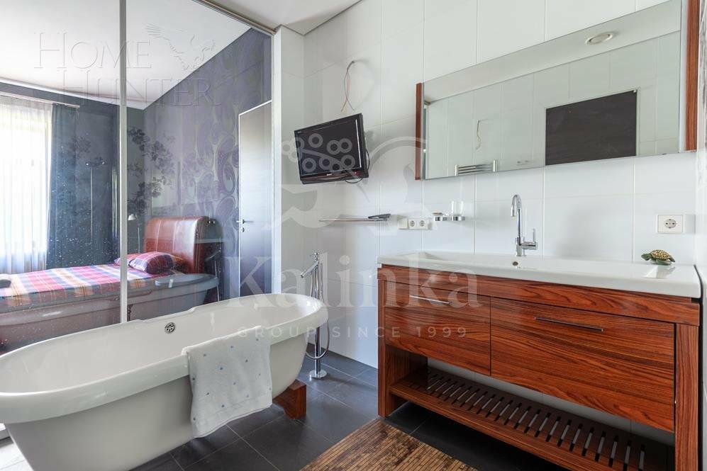 3-КОМН. КВАРТИРА С ОТДЕЛКОЙ 188.5 М² НА 3 ЭТАЖЕ