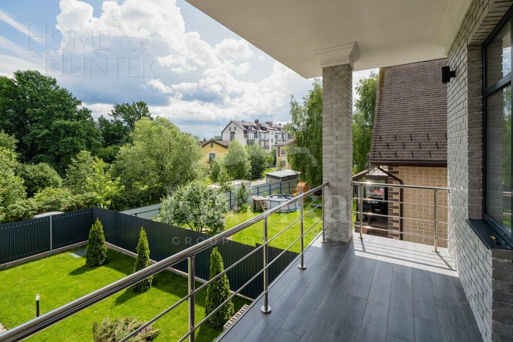 2-этажный коттедж 250 м² с отделкой