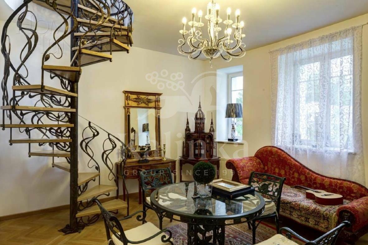 2-этажный коттедж 900 м² с отделкой