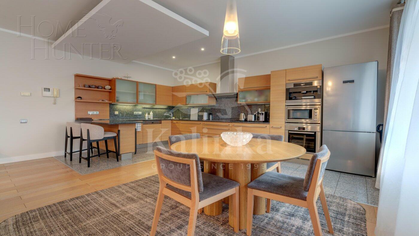 5-КОМН. КВАРТИРА С ОТДЕЛКОЙ 204.2 М² НА 3 ЭТАЖЕ