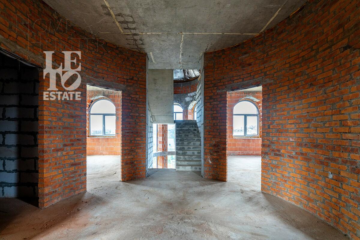 2-этажный коттедж 460 м² без отделки