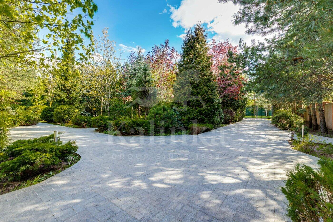 2-этажный коттедж 940 м² с отделкой