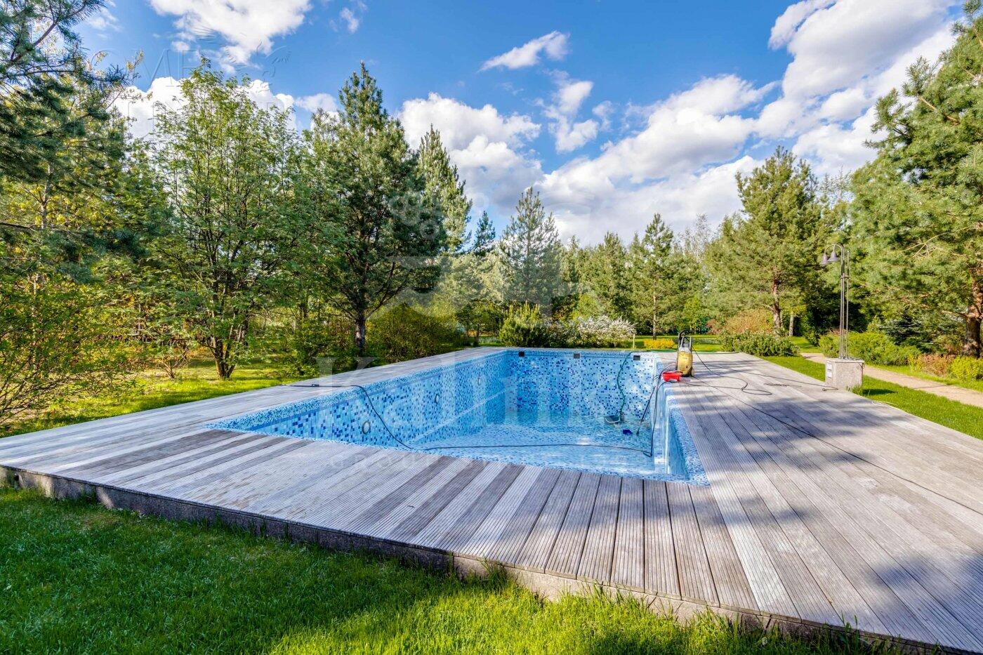 2-этажный коттедж 940 м² с отделкой