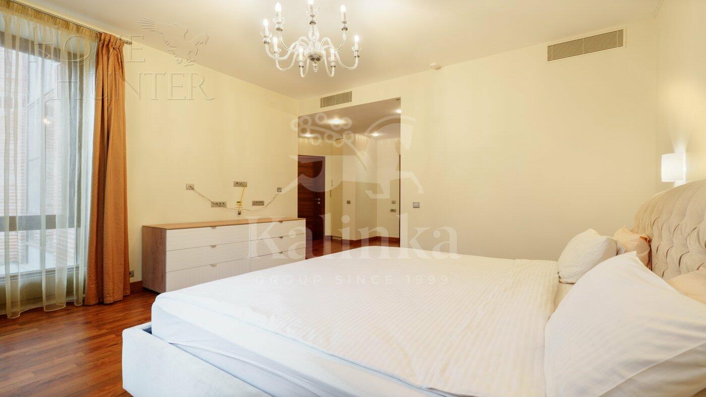 5-КОМН. КВАРТИРА С ОТДЕЛКОЙ 232.5 М² НА 3 ЭТАЖЕ