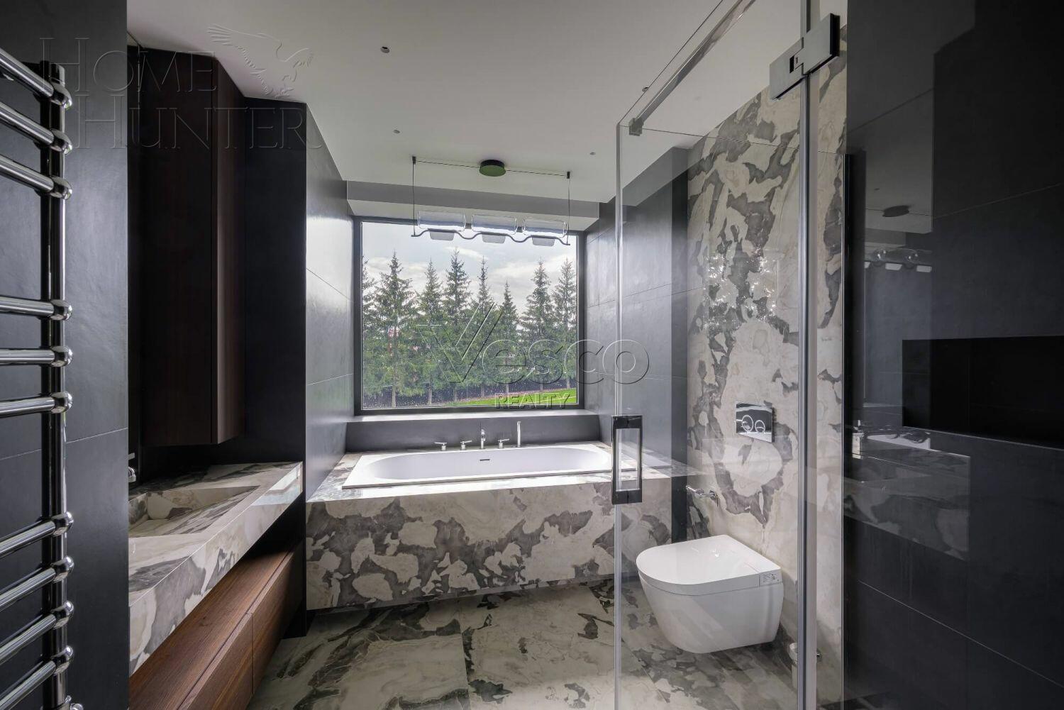 3-этажный коттедж 2 150 м² с отделкой