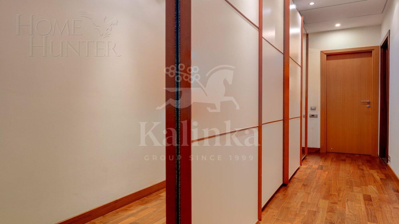 5-КОМН. КВАРТИРА С ОТДЕЛКОЙ 232.5 М² НА 3 ЭТАЖЕ