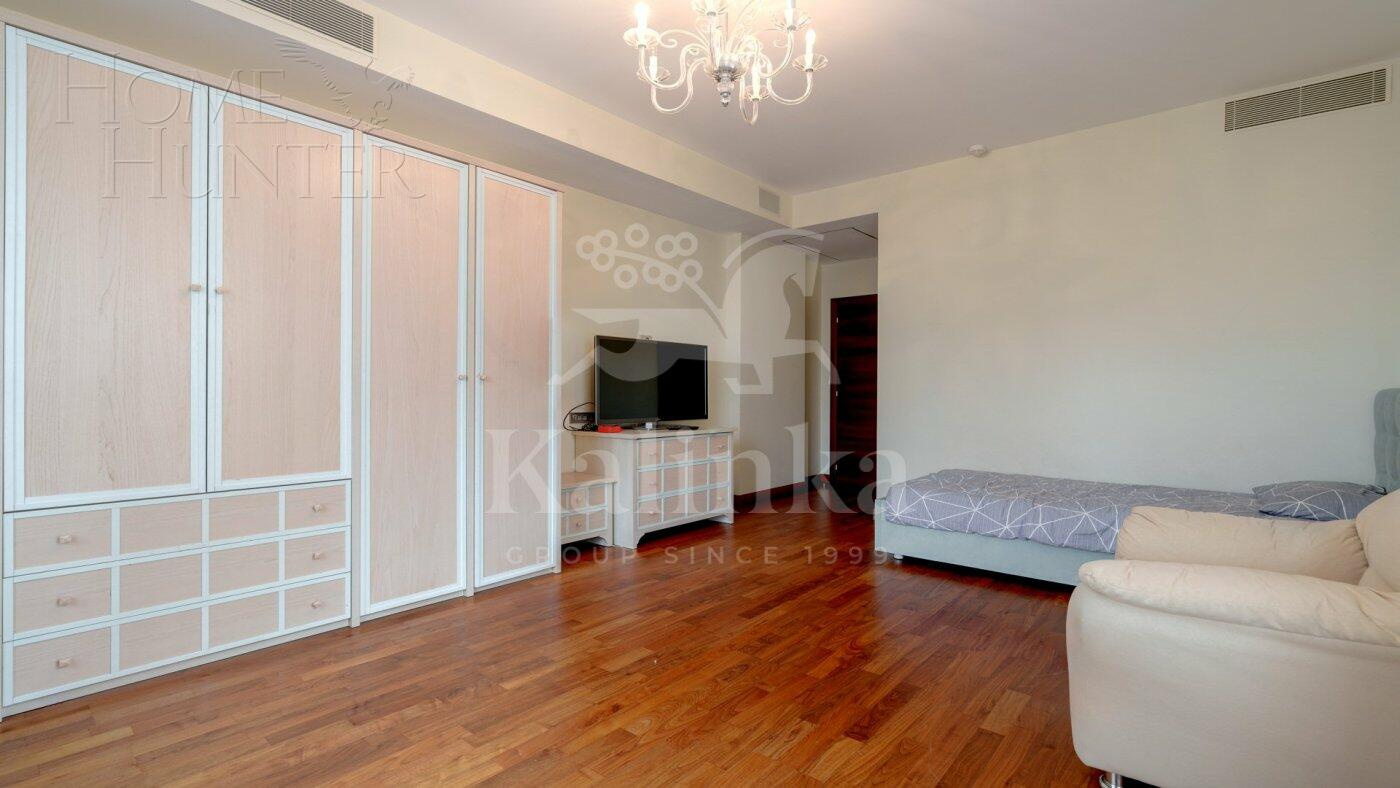 5-КОМН. КВАРТИРА С ОТДЕЛКОЙ 232.5 М² НА 3 ЭТАЖЕ