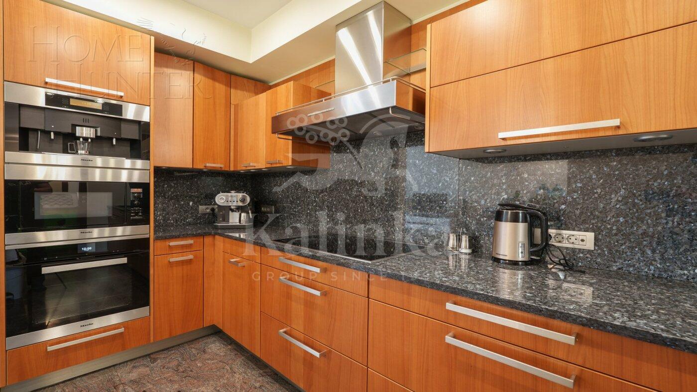 5-КОМН. КВАРТИРА С ОТДЕЛКОЙ 232.5 М² НА 3 ЭТАЖЕ