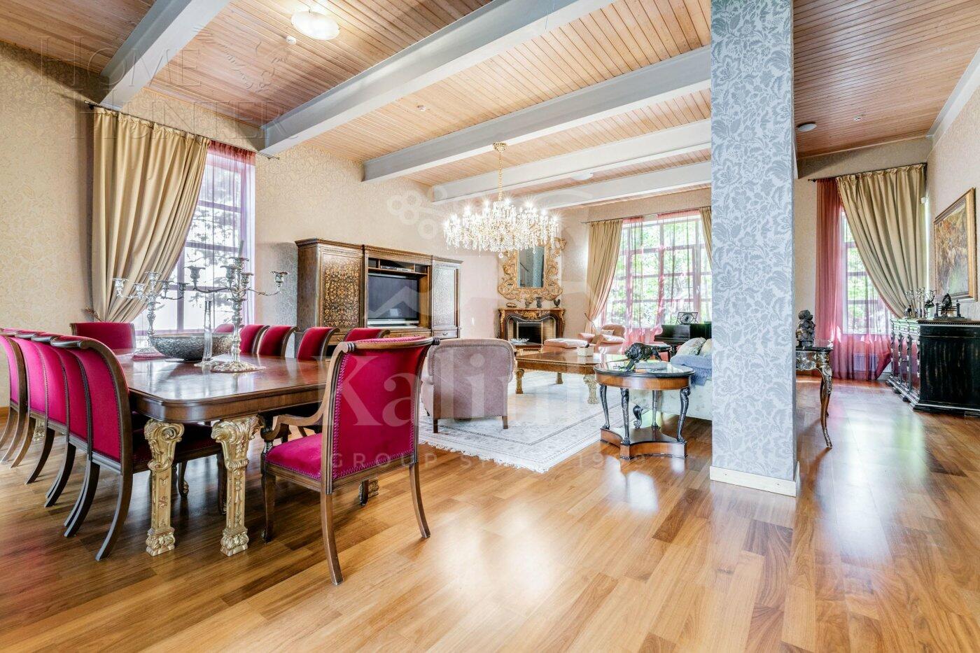 2-этажный коттедж 940 м² с отделкой