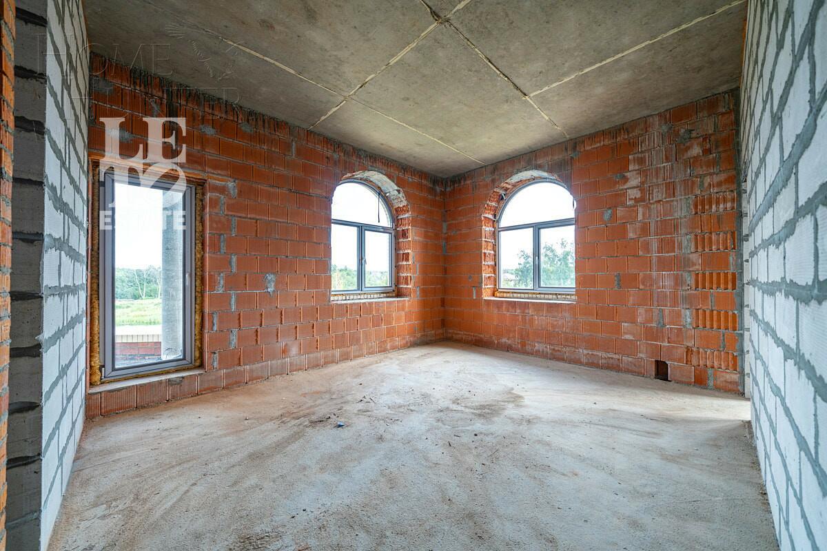 2-этажный коттедж 460 м² без отделки