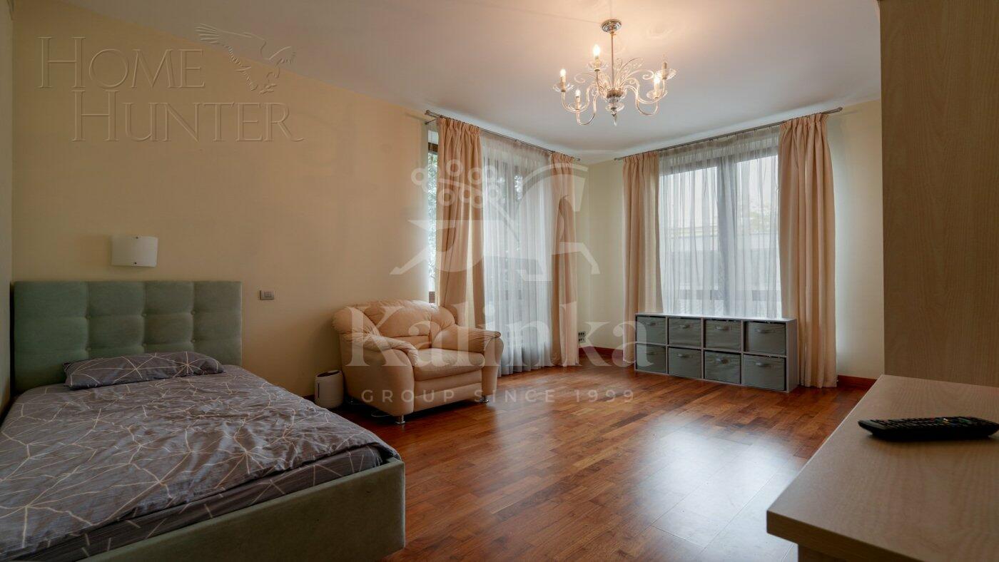 5-КОМН. КВАРТИРА С ОТДЕЛКОЙ 232.5 М² НА 3 ЭТАЖЕ