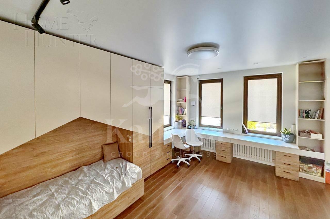 2-этажный таунхаус 240 м² с отделкой