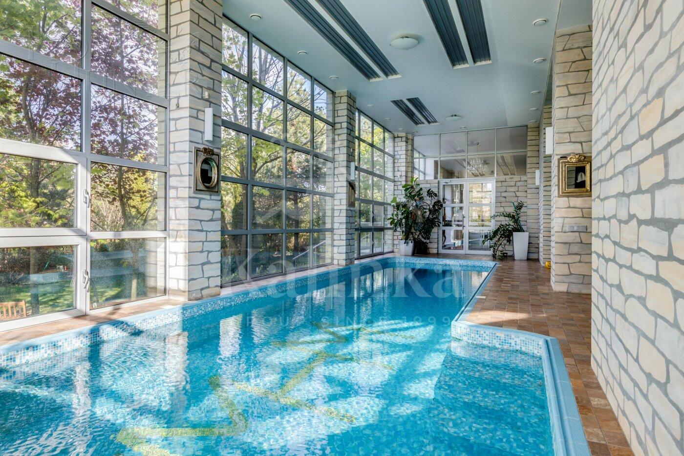 2-этажный коттедж 940 м² с отделкой