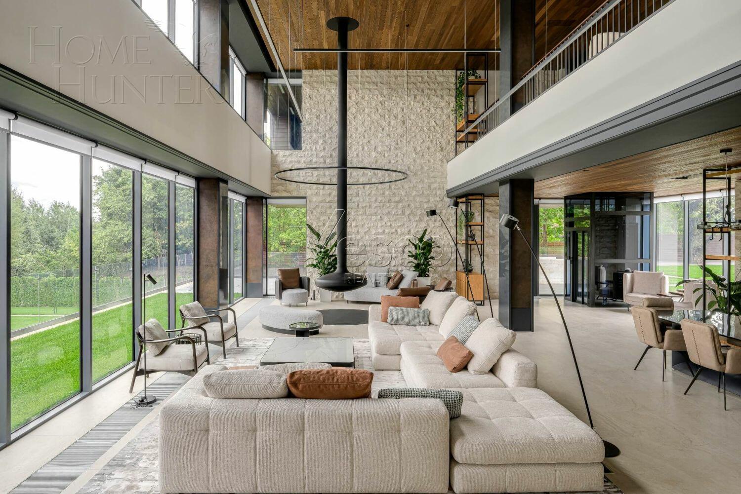 3-этажный коттедж 2 150 м² с отделкой